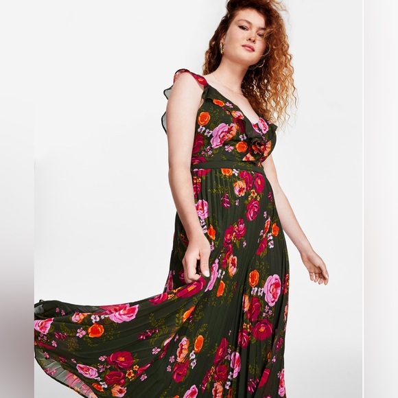 SOLD Women's Floral-Print Pleated
Ruffled Maxi Dress size 8 - Picture 4 of 6